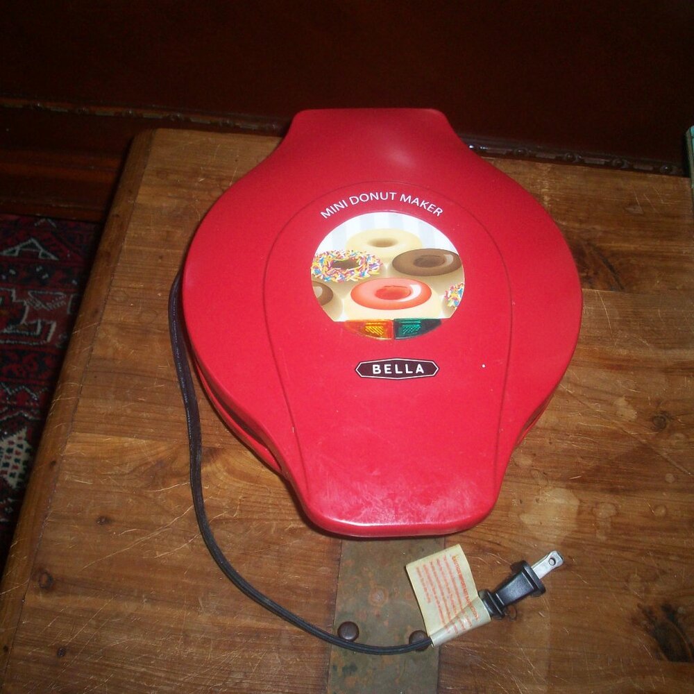 Mini Donut Maker Non Stick Red Bella Cucina Original Makes 7 Donuts, Tested